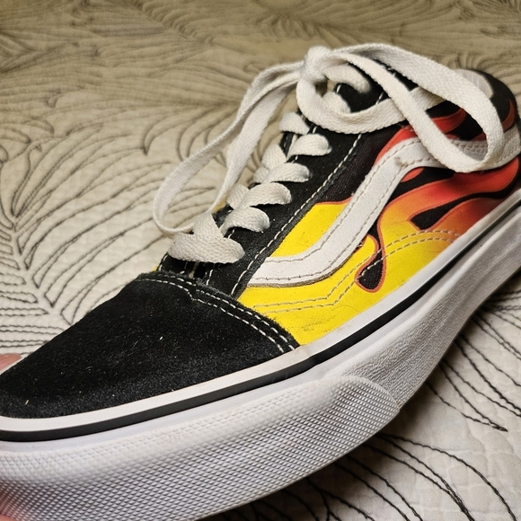 VGUC VANS Old Skool Flames Boys 4 Black Orange - Picture 4 of 14